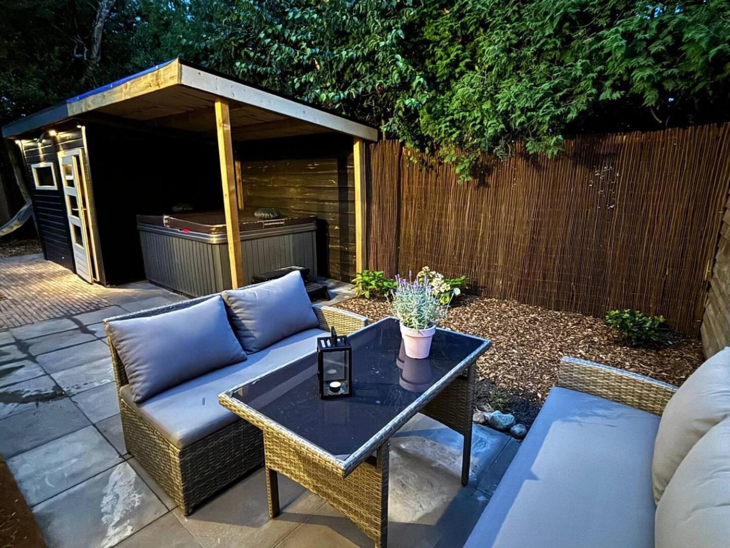 Bed And Breakfast Heerenveen Centrum Met Prive Sauna En Jacuzzi Exterior photo